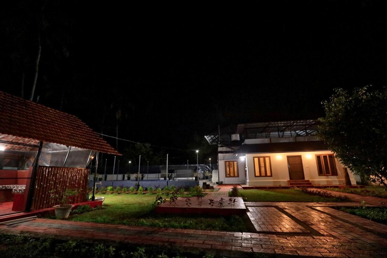 Waves And Shores Villa Mararikulam